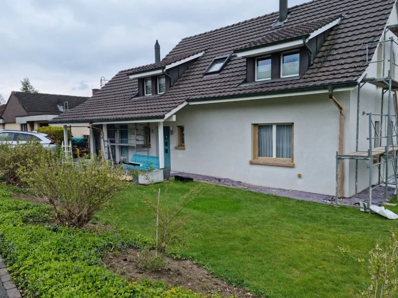 Einfamilienhaus mit frisch gestrichener Fassade in Baden